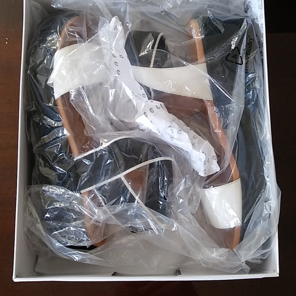 CC-Wendolyn white Cruz sandals